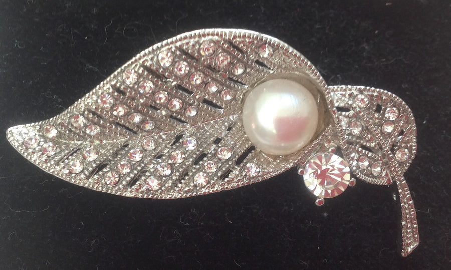 Pearl and diamonte Leaf Stock pin